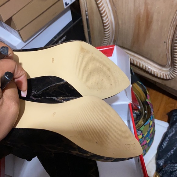 Shoes - Picture 3 of 4